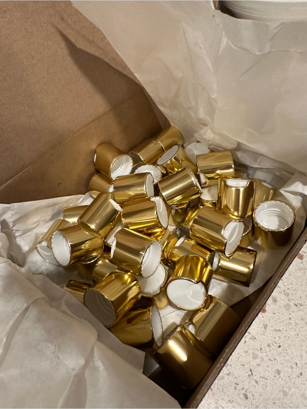 Golf and white dispensing caps 24/410 - lot of 45